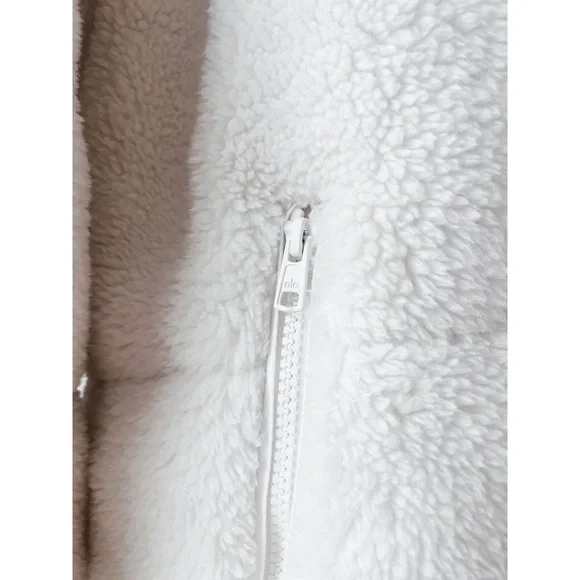 Men’s Alo Yoga Sherpa Stage Puffer - Picture 2 of 16